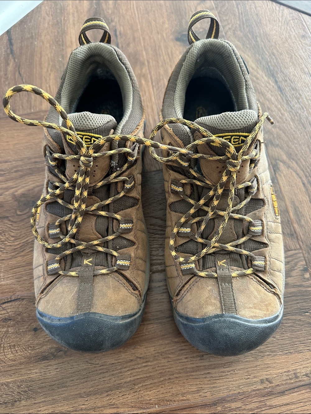 Keen Men’s Brown Athletic Hiking Shoes with Yellow Accents